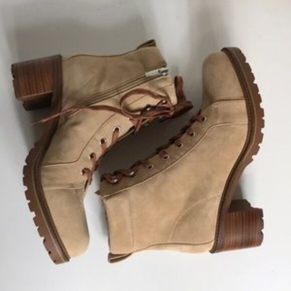 Vince Camuto Gaviana Leather Lace-Up Ankle Boots - Picture 2 of 9